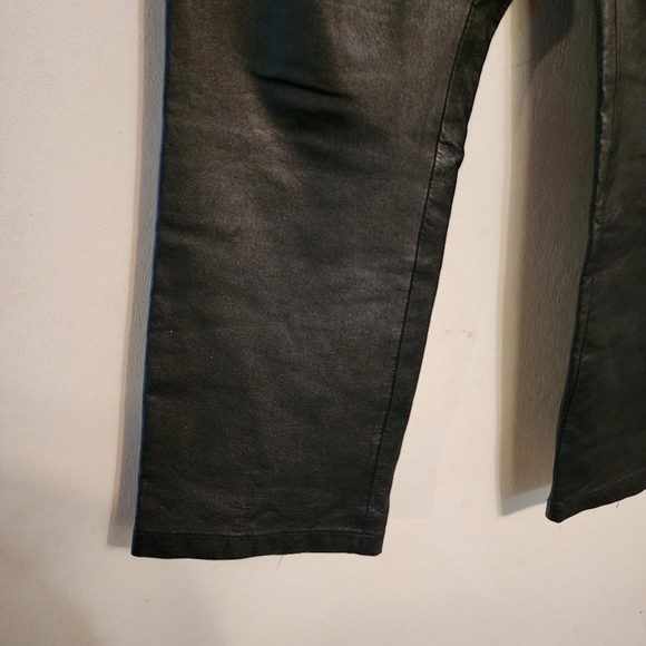 Vintage Newport News Black Leather Pants Size 12 Petite (Spot At Bottom) - Picture 8 of 16